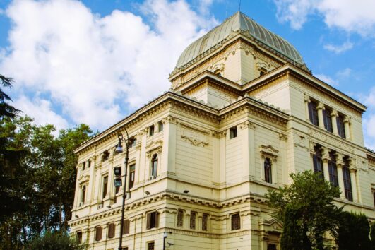 an image showing rome's main jewish temple in the ghetto