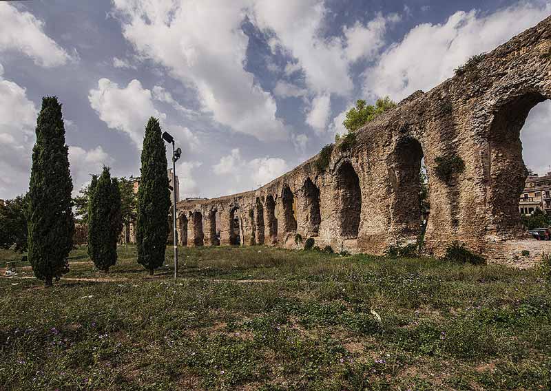 roman aqueduct